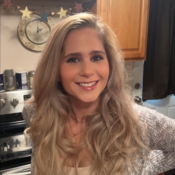 Meet your Posher, Kristi - Picture 2 of 4
